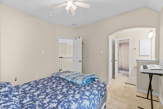 27 E Artist Grove Circle, The Woodlands, TX 77382