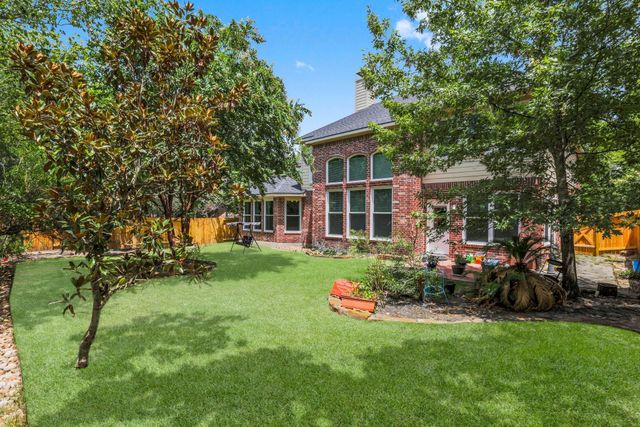 27 E Artist Grove Circle, The Woodlands, TX 77382