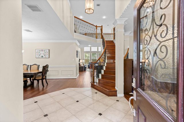 27 E Artist Grove Circle, The Woodlands, TX 77382