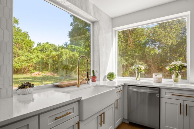 1315 W New Hope DR, Cedar Park, TX 78613