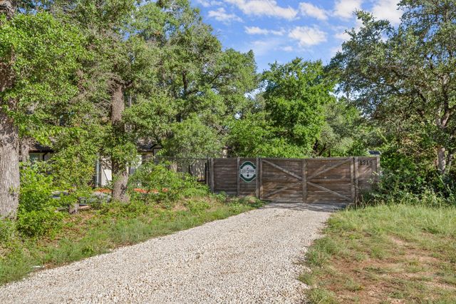 1315 W New Hope DR, Cedar Park, TX 78613