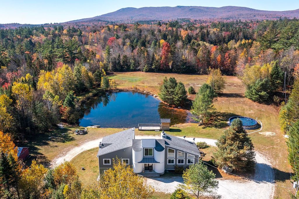 143 Nichols Road, Peru, VT 05152