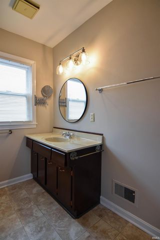 1114 S Englewood Avenue, Evansville, IN 47714