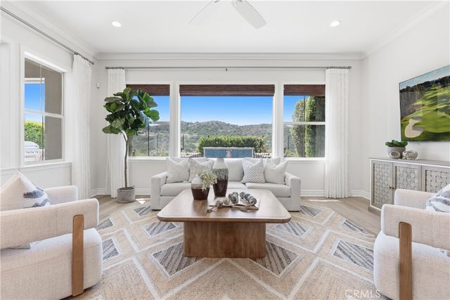 19 Entorno Street, Rancho Mission Viejo, CA 92694