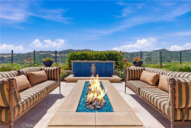 19 Entorno Street, Rancho Mission Viejo, CA 92694