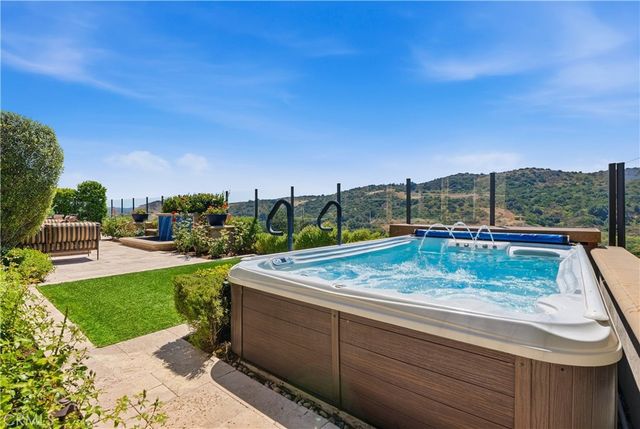19 Entorno Street, Rancho Mission Viejo, CA 92694