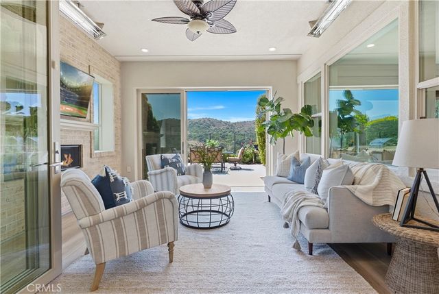 19 Entorno Street, Rancho Mission Viejo, CA 92694