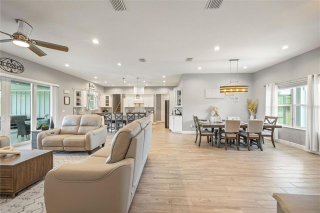 1679 E COUNTY ROAD 462, Wildwood, FL 34785