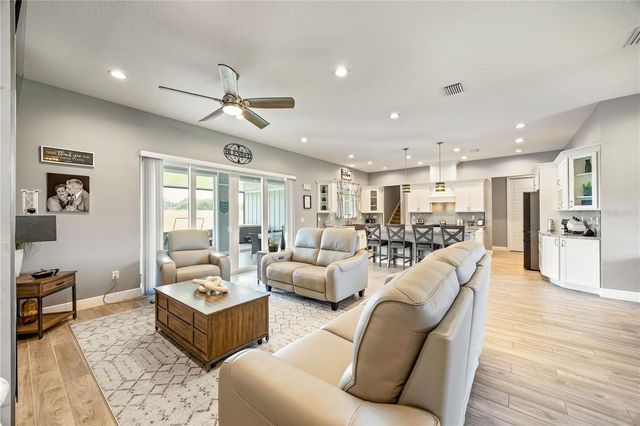 1679 E COUNTY ROAD 462, Wildwood, FL 34785