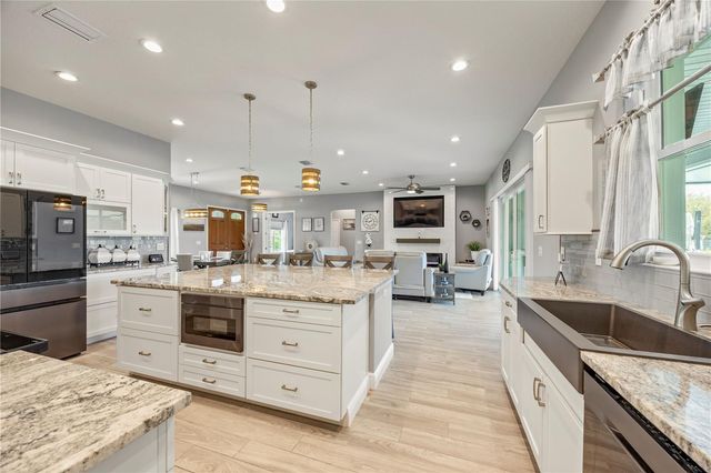 1679 E COUNTY ROAD 462, Wildwood, FL 34785