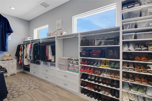 1679 E COUNTY ROAD 462, Wildwood, FL 34785