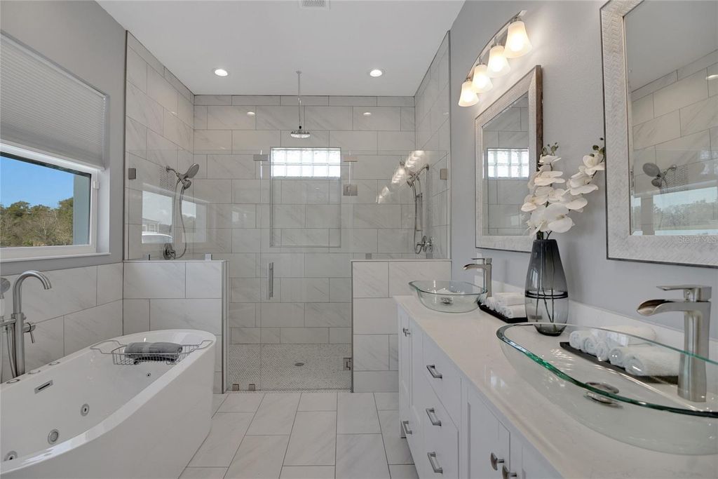 Image 41 of property listing at 1679 E COUNTY ROAD 462, Wildwood, FL 34785