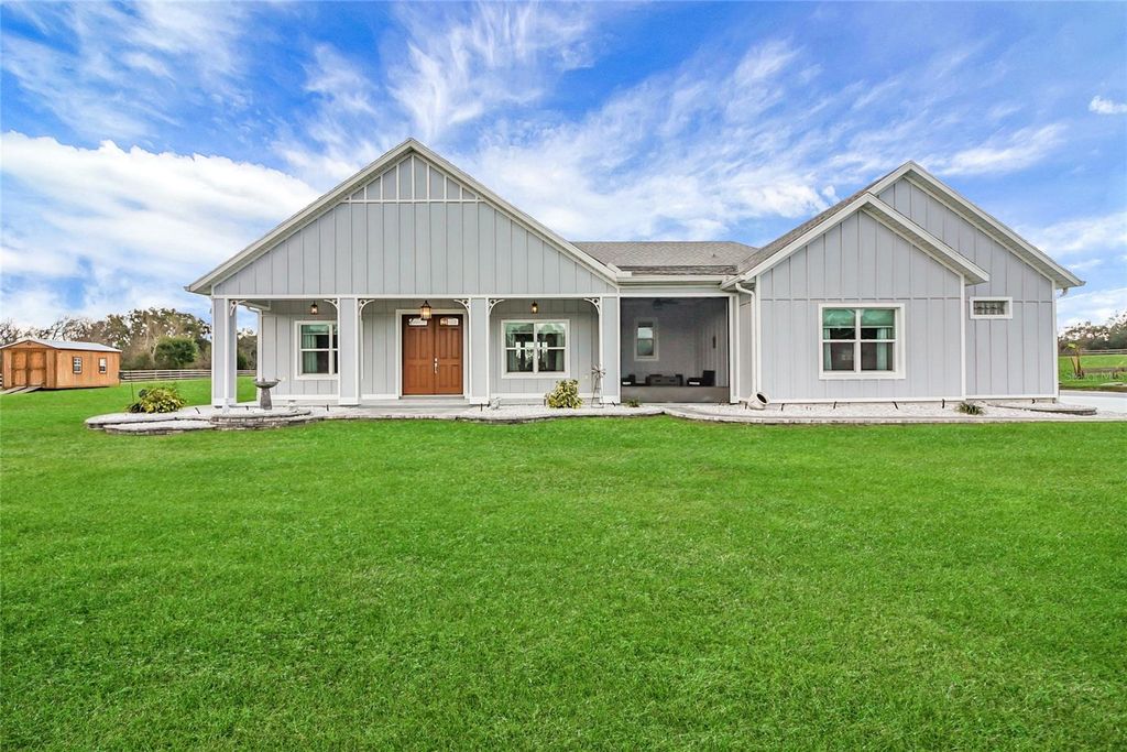 Image 78 of property listing at 1679 E COUNTY ROAD 462, Wildwood, FL 34785