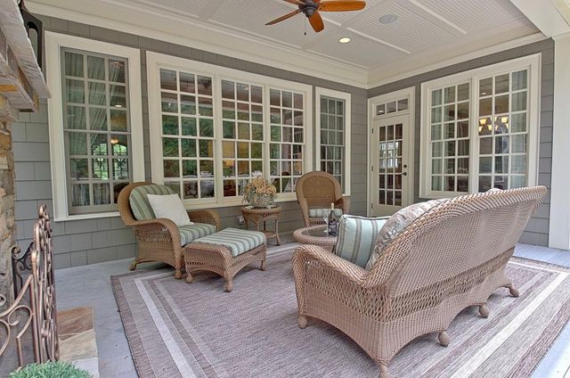 110 Newhaven Drive, Fayetteville, GA 30215