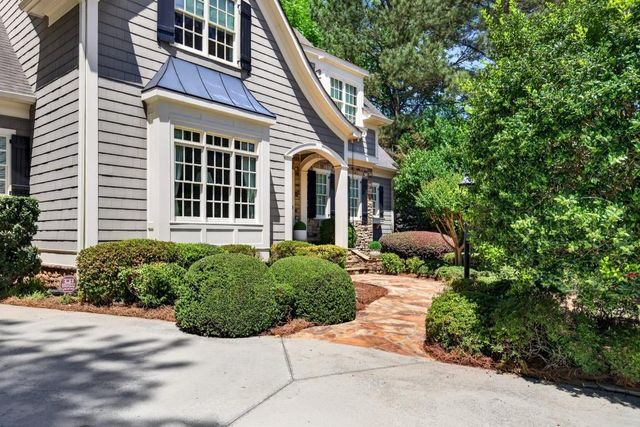 110 Newhaven Drive, Fayetteville, GA 30215