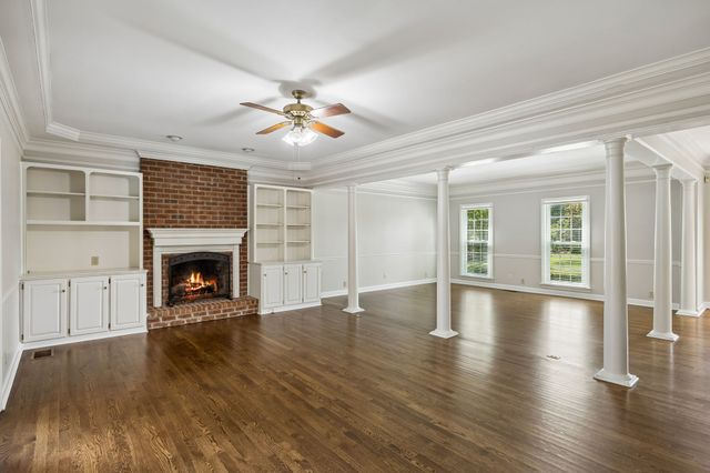 2212 Oak Cir, Franklin, TN 37064