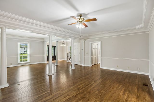 2212 Oak Cir, Franklin, TN 37064