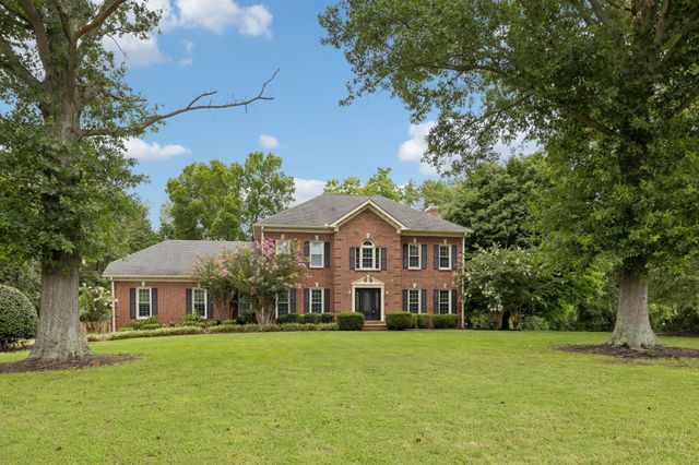 2212 Oak Cir, Franklin, TN 37064