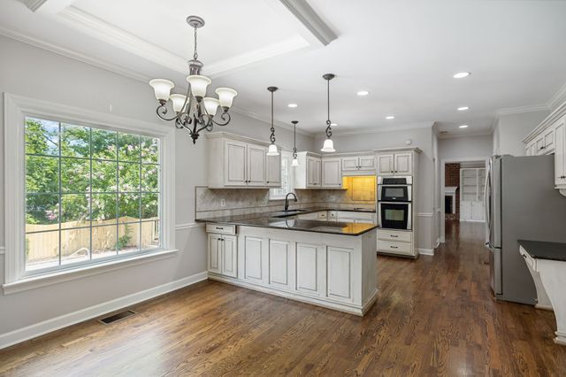 2212 Oak Cir, Franklin, TN 37064