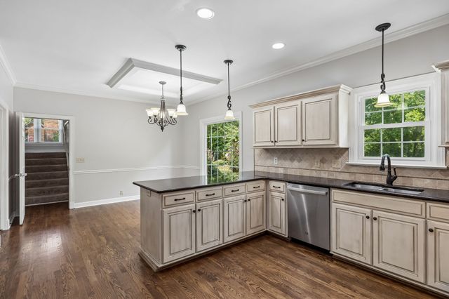 2212 Oak Cir, Franklin, TN 37064