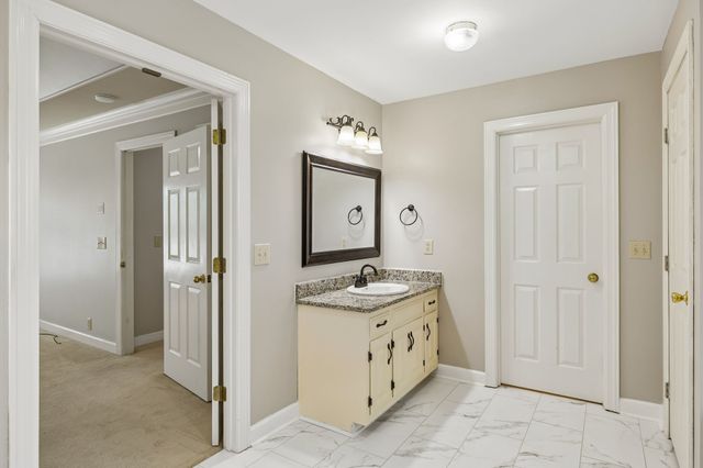 2212 Oak Cir, Franklin, TN 37064