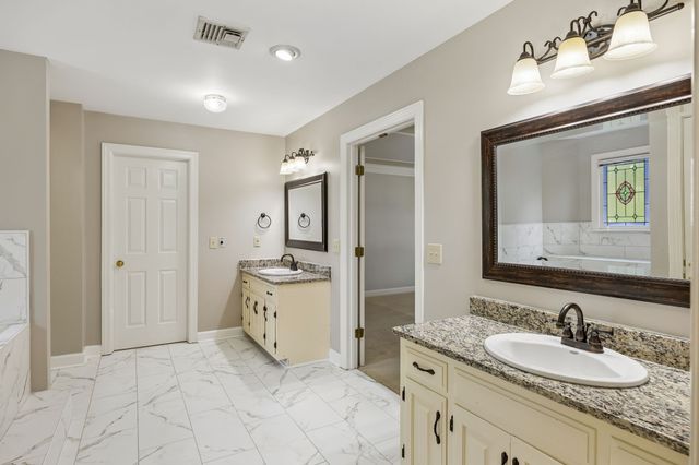2212 Oak Cir, Franklin, TN 37064