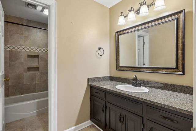 2212 Oak Cir, Franklin, TN 37064