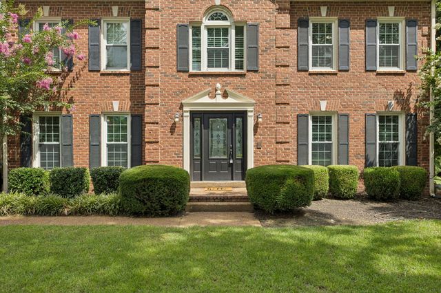 2212 Oak Cir, Franklin, TN 37064
