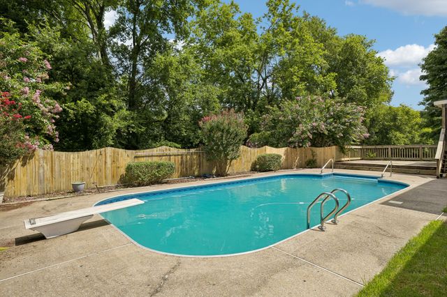 2212 Oak Cir, Franklin, TN 37064