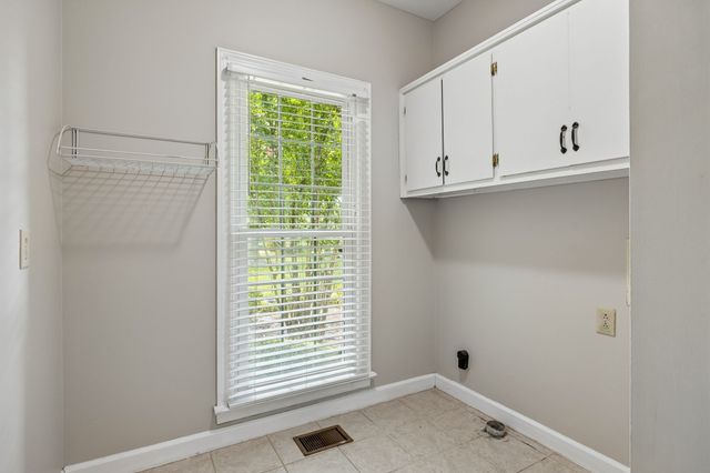 2212 Oak Cir, Franklin, TN 37064