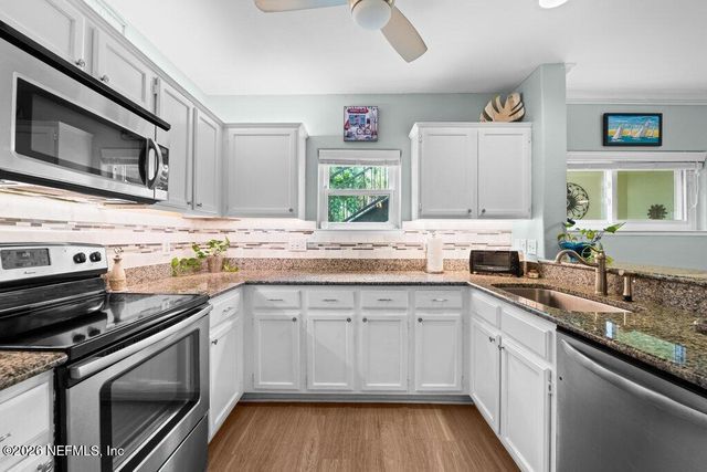 1800 THE GREENS Way 507, Jacksonville Beach, FL 32250