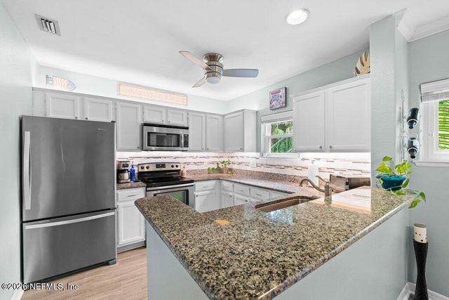 1800 THE GREENS Way 507, Jacksonville Beach, FL 32250