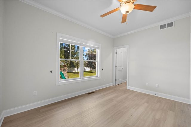 11 Montgomery Glen Drive, Webster, NY 14580