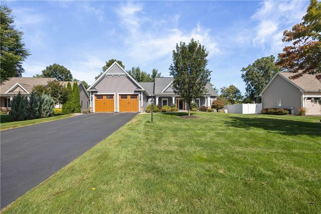 11 Montgomery Glen Drive, Webster, NY 14580