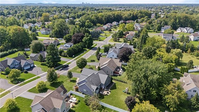 11 Montgomery Glen Drive, Webster, NY 14580