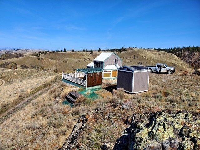 237 Spring Canyon Rd, Orondo, WA 98843