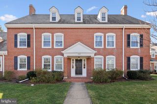 3476 S UTAH ST #B2, Arlington, VA 22206