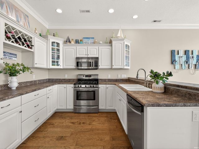 8099 E Rosella Street, Syracuse, IN 46567