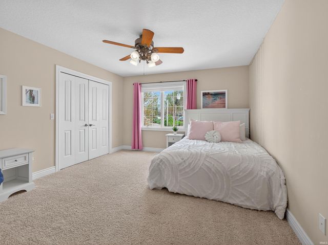 8099 E Rosella Street, Syracuse, IN 46567