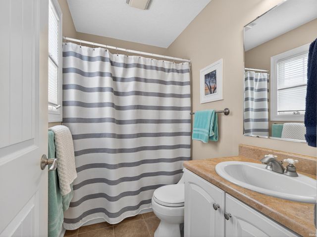 8099 E Rosella Street, Syracuse, IN 46567