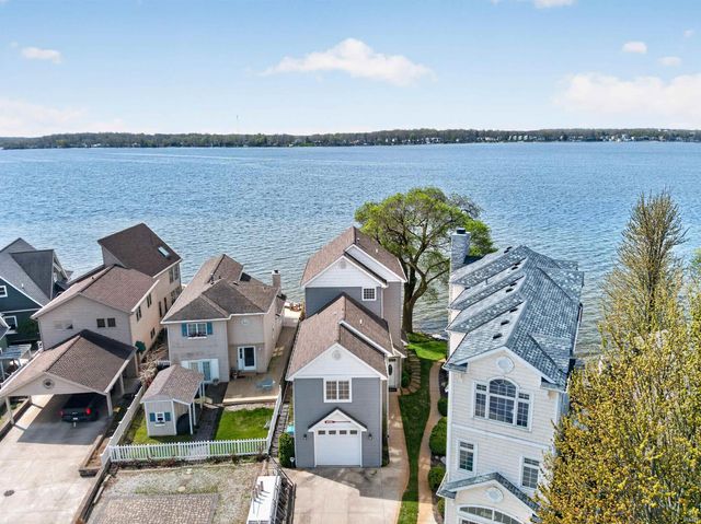 8099 E Rosella Street, Syracuse, IN 46567
