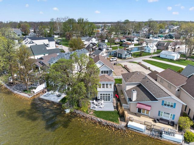 8099 E Rosella Street, Syracuse, IN 46567