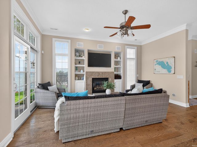 8099 E Rosella Street, Syracuse, IN 46567