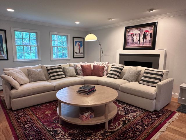 20 Joann Circle, Westport, CT 06880