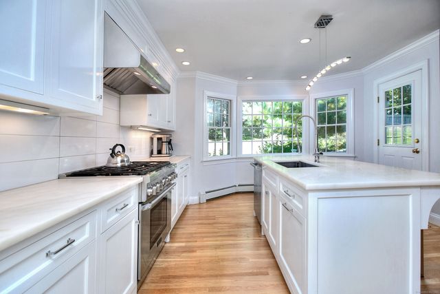 20 Joann Circle, Westport, CT 06880