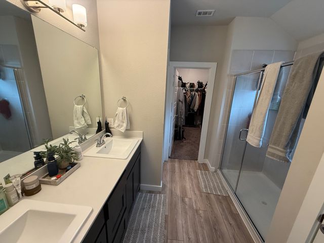 645 Olympic Way, Red Oak, TX 75154