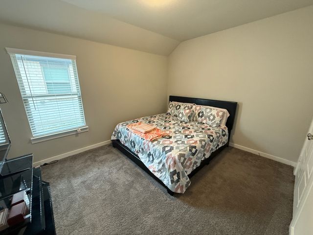 645 Olympic Way, Red Oak, TX 75154