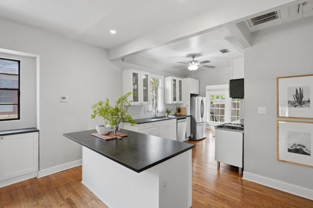 1909 6th Avenue, Fort Worth, TX 76110