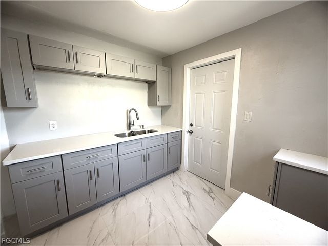 3350 Apache ST, Fort Myers, FL 33916