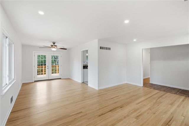 9050 E 84th Street, Kansas City, MO 64138
